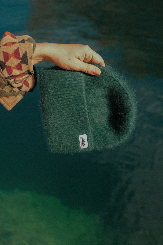 DSCF9965 FLUFFY beanie BOTTLE GREEN